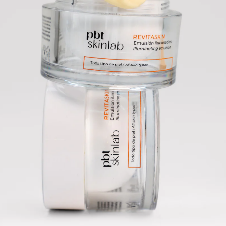 Parabotica Pbt Skinlab Revitaskin Emulsion Iluminadora Hidratante 50ML