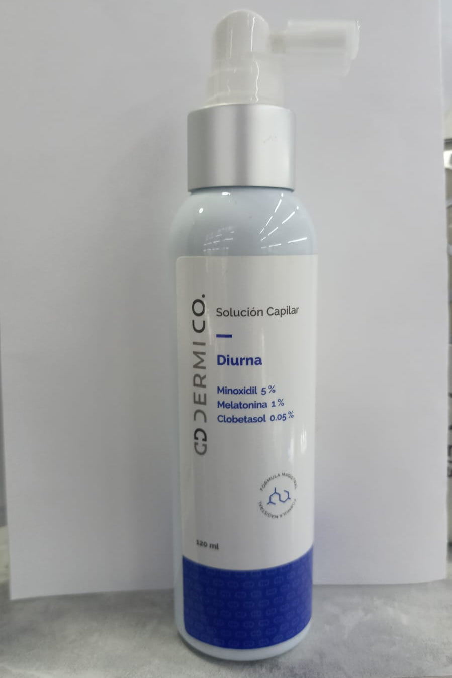 Dermi Co Solucion Capilar Diurna Minoxidil 5%/Melatonina 1%/Clobetasol 0.05% 120ML