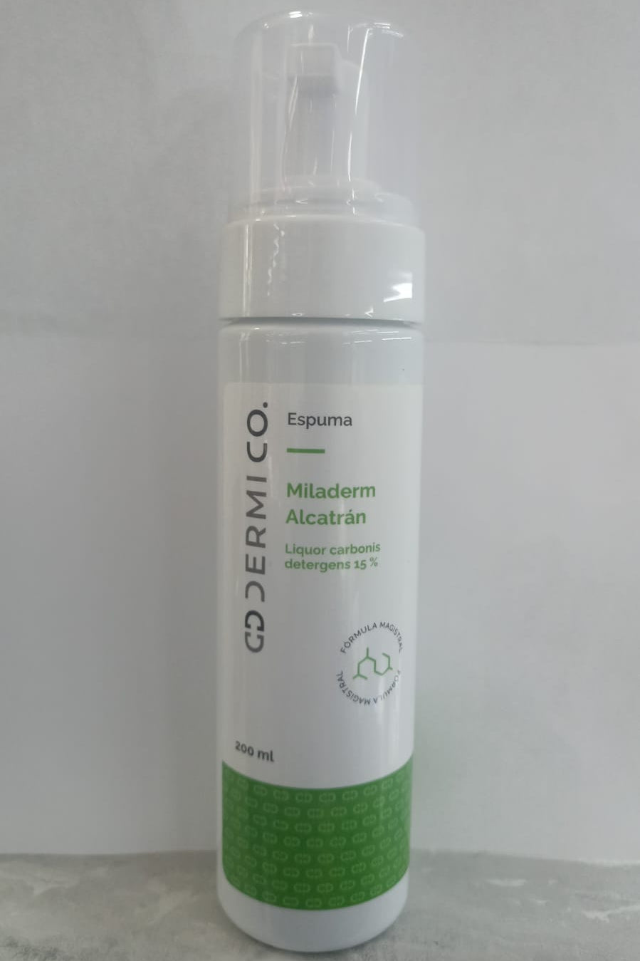 Dermi Co Espuma Miladerm Alcatran Liquor Carbonis Detergens 15% 200ML