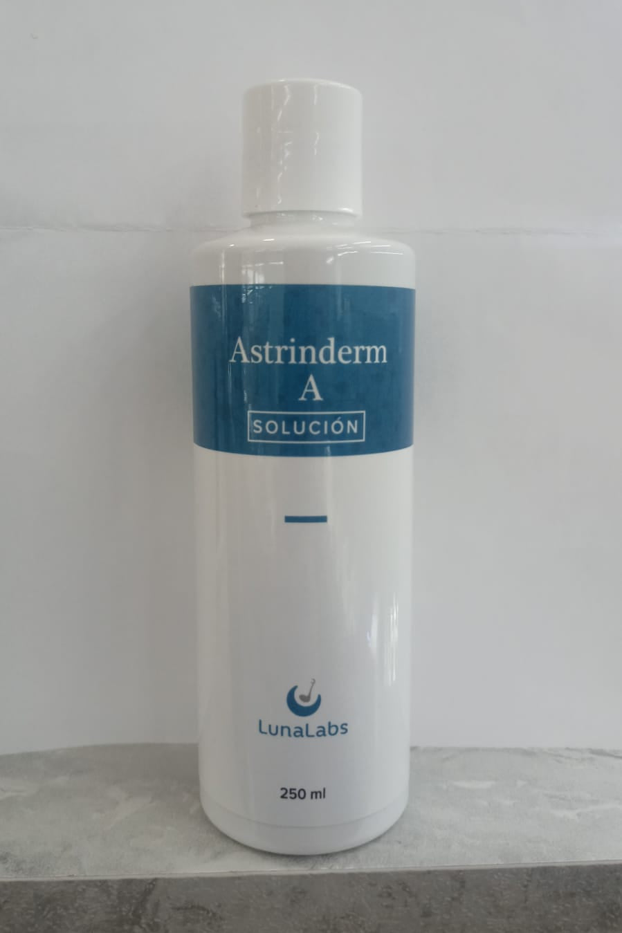 LunaLabs Astrinderm A Solucion Antiimperfecciones 250ML