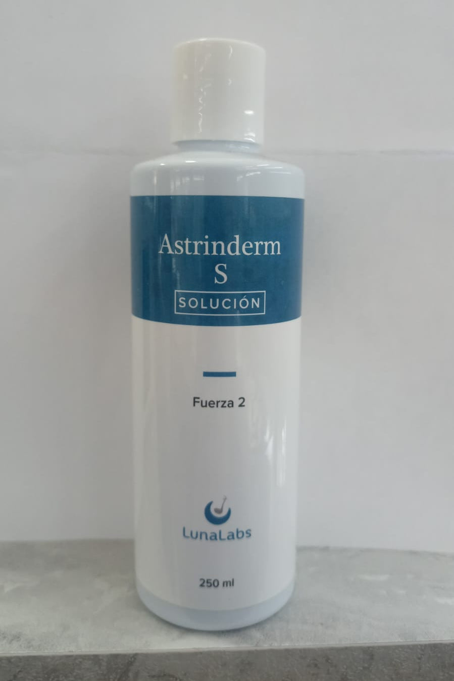 LunaLabs Astrinderm S Fuerza 2 Solucion Antigrasa 250ML