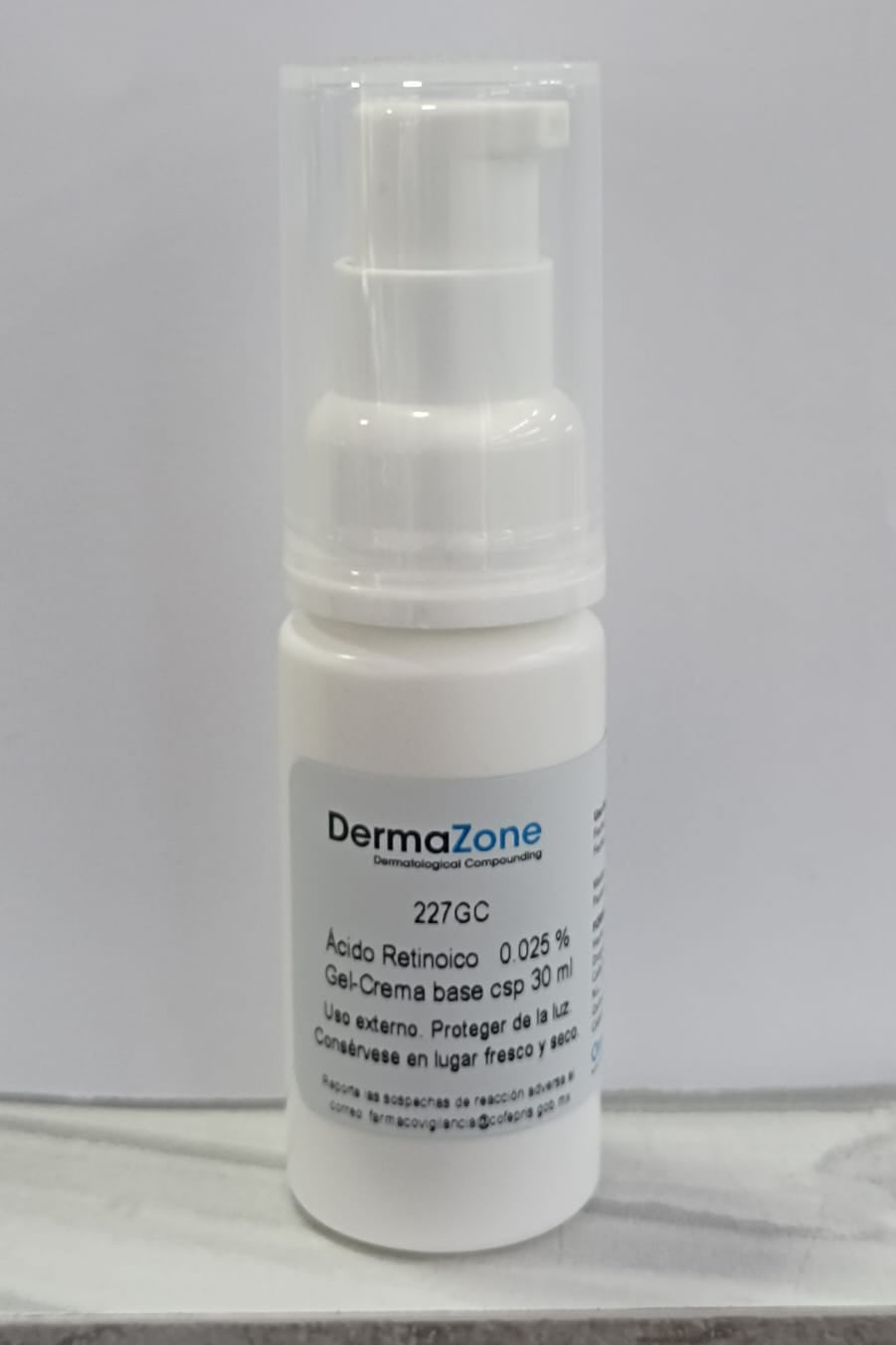 Omicron Dermazone Gel-Crema Acido Retinoico 0.025% 30ML