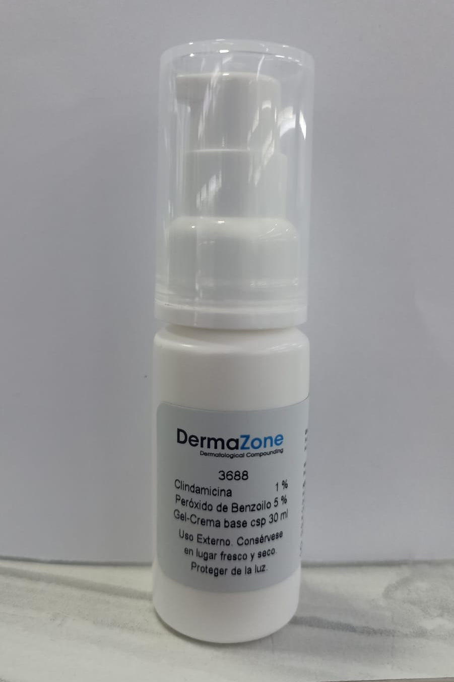 Omicron Dermazone Gel-Crema Clindamicina 1% / Peroxido de Benzoilo 5% 30ML